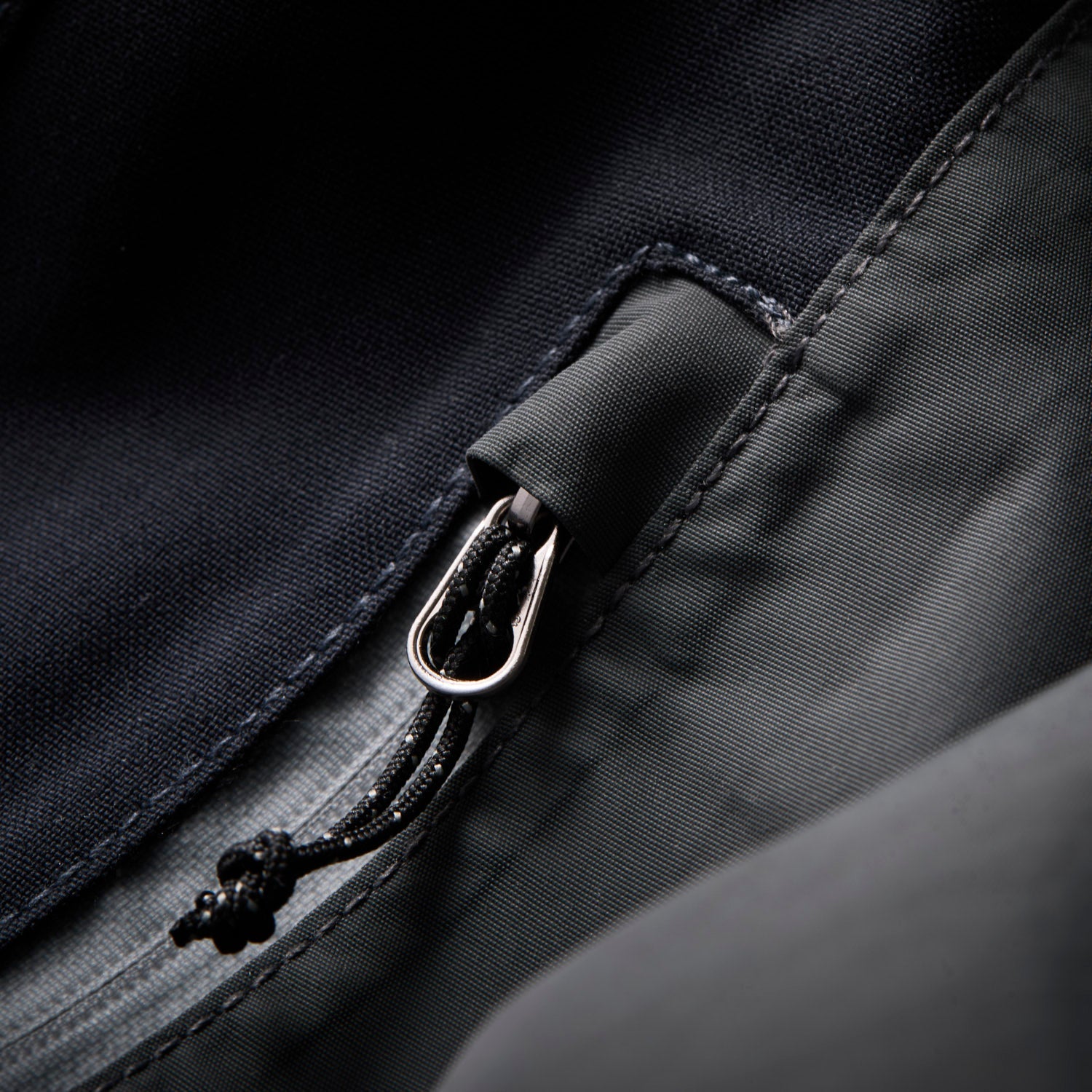 Urus7-Sort13.jpg